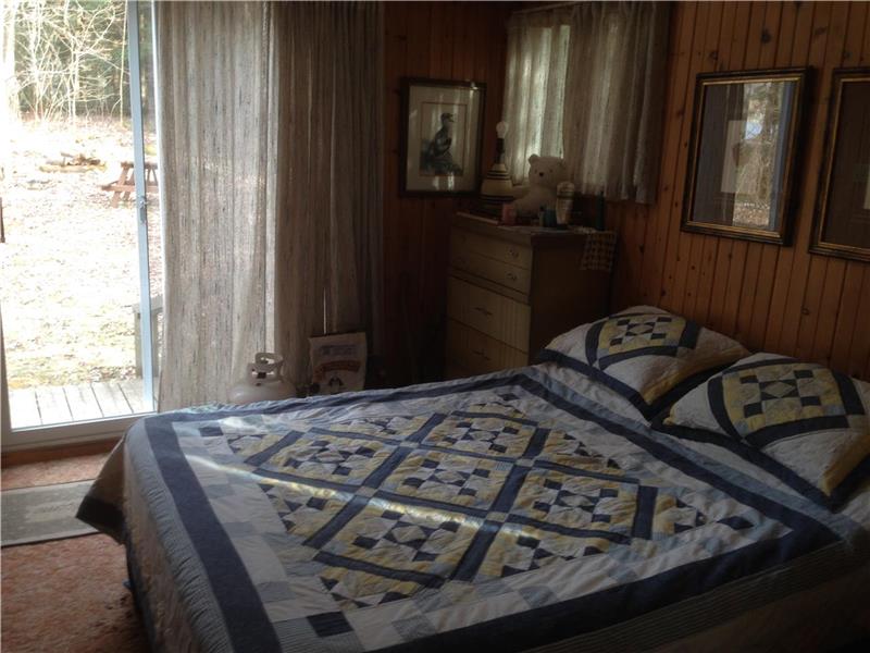 Marble Lake Cottage Cloyne Cottage Rental PL22271 CottagesInCanada