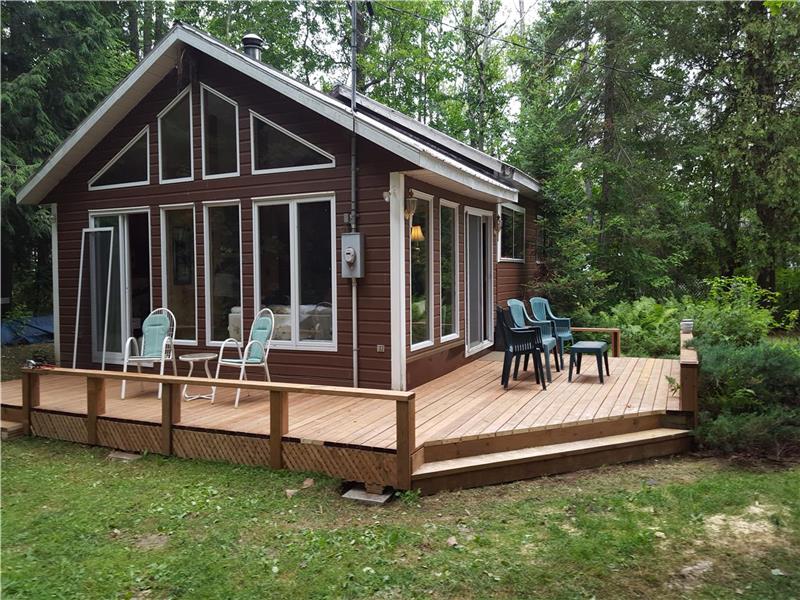 Marble Lake Cottage Cloyne Cottage Rental PL22271 CottagesInCanada