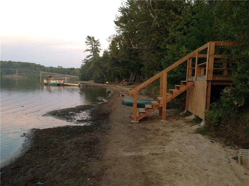 Marble Lake Cottage Cloyne Cottage Rental PL22271 CottagesInCanada
