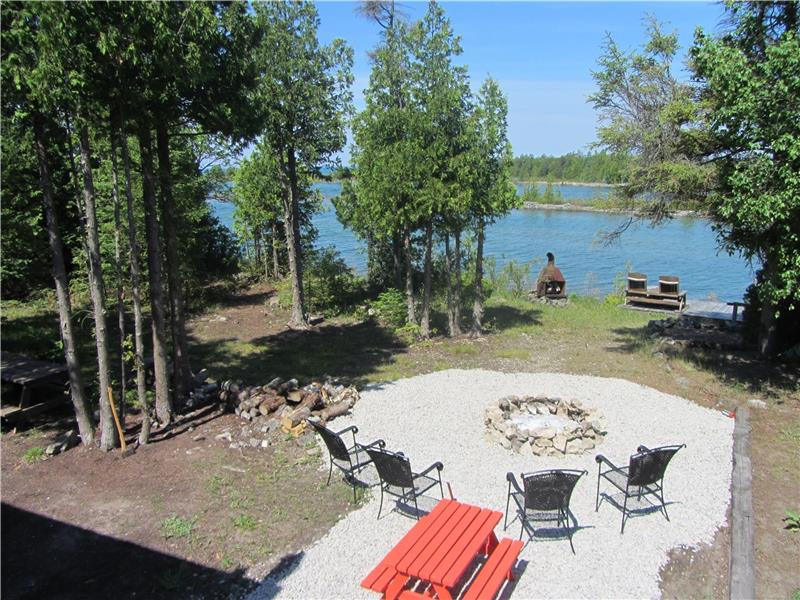 'Life of Leisure' Waterfront, 4 Tobermory Cottage Rental DI22296