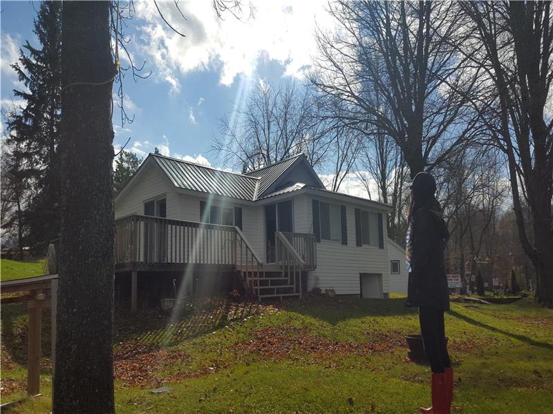 Frontenac Cottage on Bob's Lake 3 Tichborne Cottage Rental GL