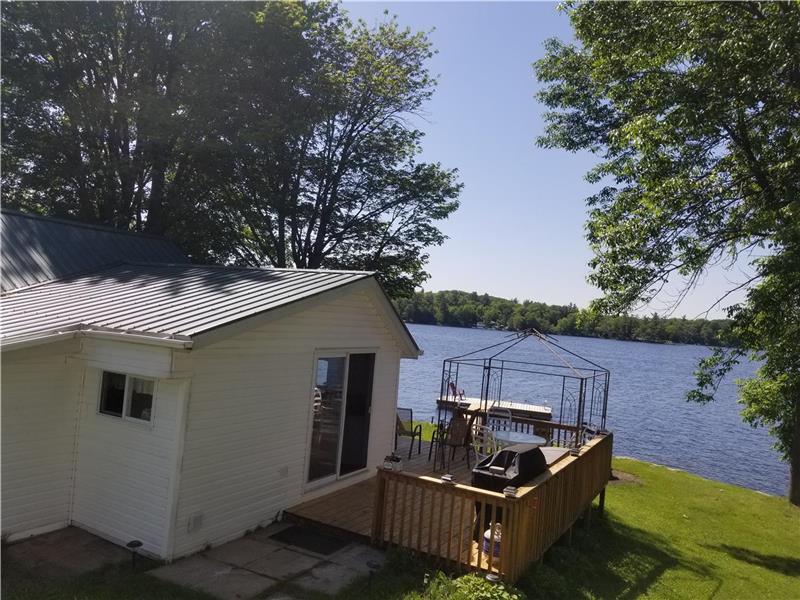 Frontenac Cottage on Bob's Lake 3 Tichborne Cottage Rental GL