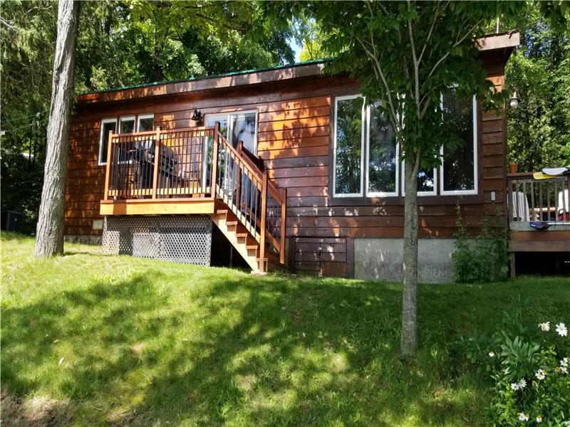 Salmon Trout Lake Summerhill Bancroft Cottage Rental DI22485