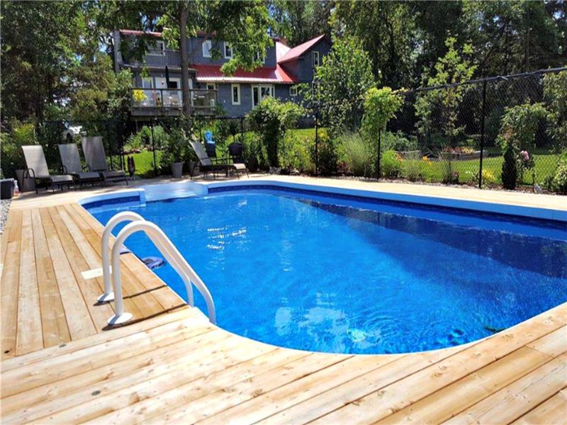 Beautiful Waterfront property with Picton Cottage Rental DI22579