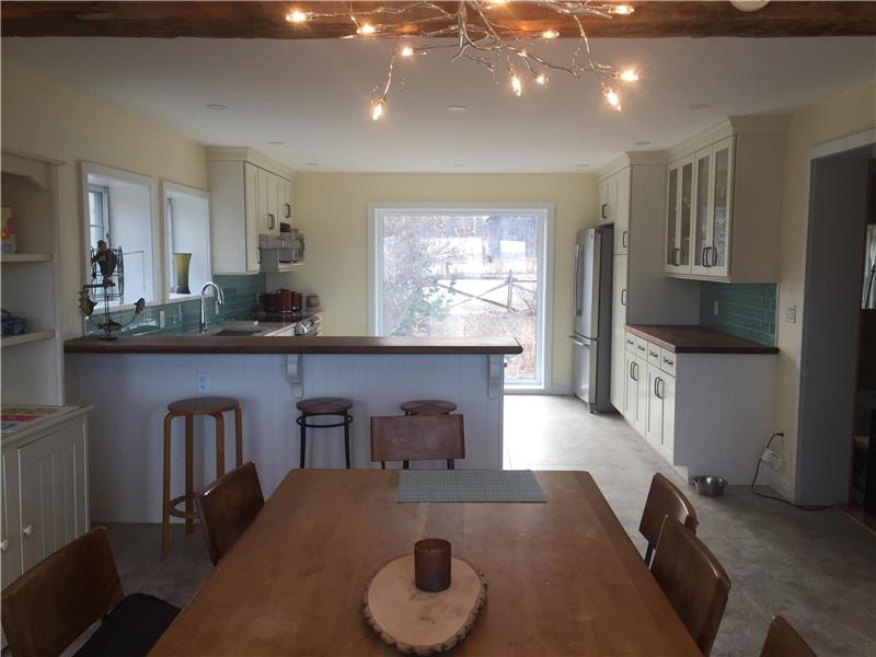 Beautiful Waterfront property with Picton Cottage Rental DI22579