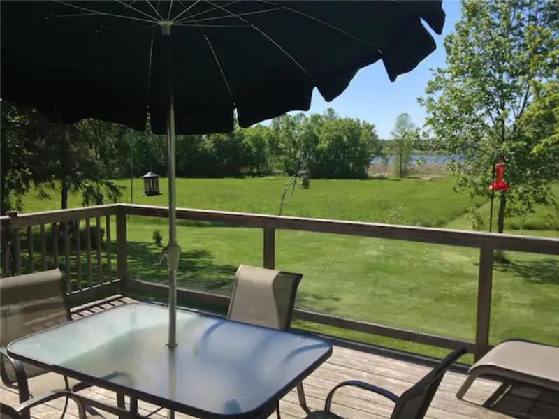 Beautiful Waterfront property with Picton Cottage Rental DI22579