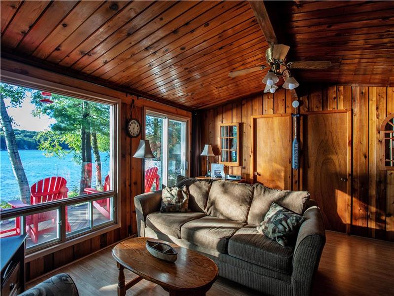 Affordable, Family & pet friendly Lake Of Bays Cottage Rental DI