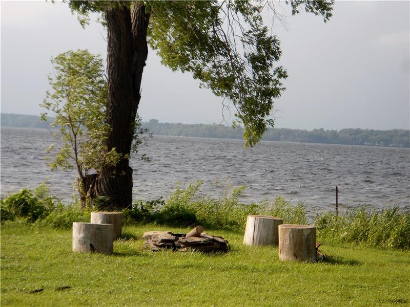 Cottages on Bay of Quinte, in Picton Cottage Rental PL22788