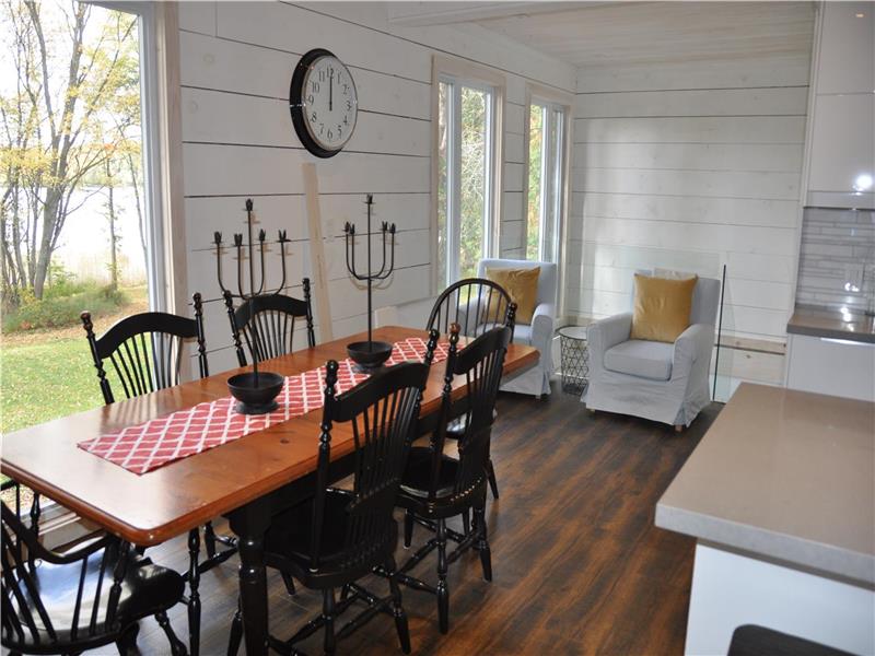 Pen Lake Modern Muskoka Cottage Huntsville Cottage Rental DI22954