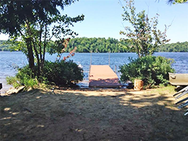 Little Redstone Lake Family West Guilford Cottage Rental DI23028 CottagesInCanada Little Redstone Lake Family West Guilford Cottage Rental DI23028 CottagesInCanada