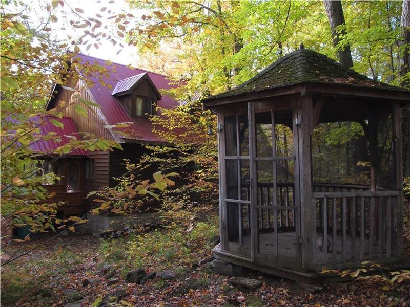 Mountainview Chalet cottage rental Calabogie Cottage Rental DI