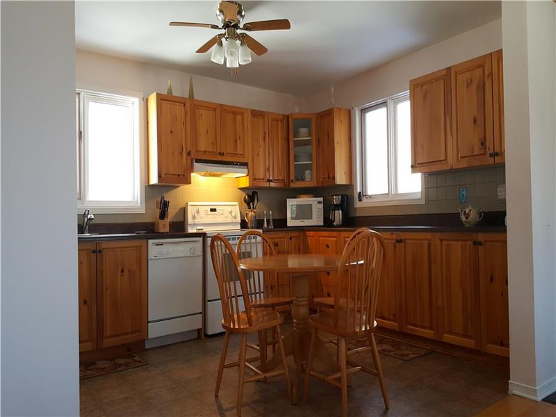 Mountainview Chalet cottage rental Calabogie Cottage Rental DI