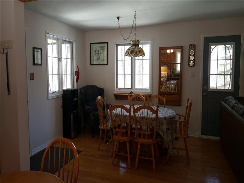Mountainview Chalet cottage rental Calabogie Cottage Rental DI