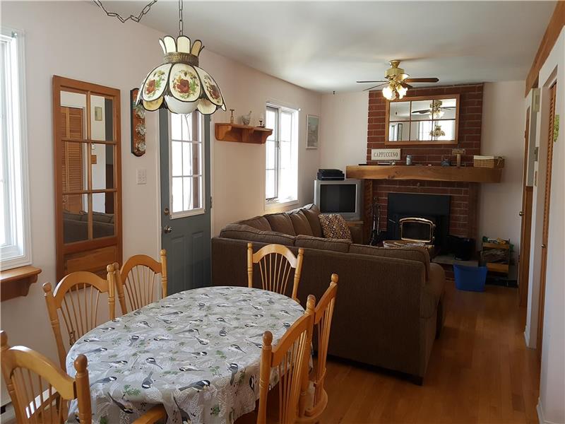 Mountainview Chalet cottage rental Calabogie Cottage Rental DI