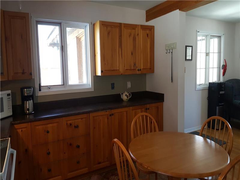 Mountainview Chalet cottage rental Calabogie Cottage Rental DI