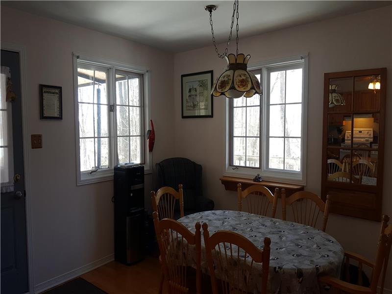 Mountainview Chalet cottage rental Calabogie Cottage Rental DI