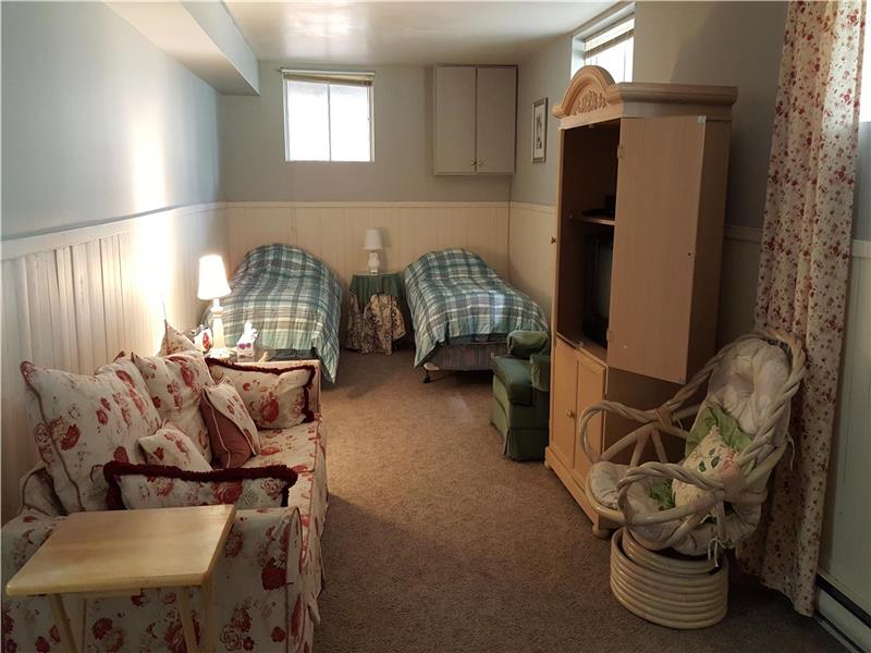 Mountainview Chalet cottage rental Calabogie Cottage Rental DI