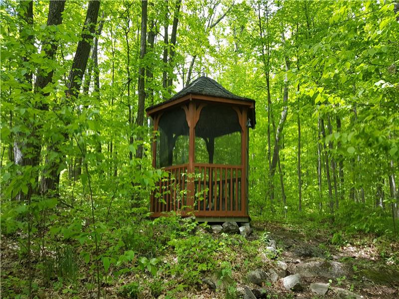 Mountainview Chalet cottage rental Calabogie Cottage Rental DI