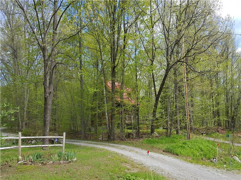 Mountainview Chalet cottage rental Calabogie Cottage Rental DI