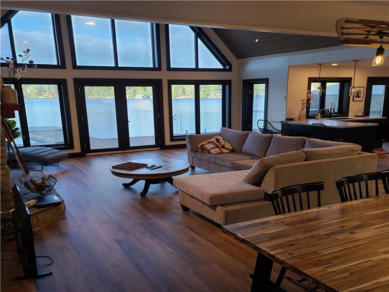 Beautiful waterfront cottage Coldwater Cottage Rental DI23437