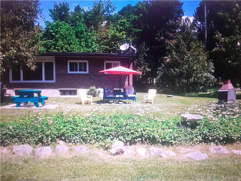 Surround yourself in 4 seasons of North Bay Cottage Rental DI23440