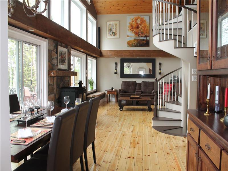 Clean Lake Front Family Cottage/Hot Shawville Cottage Rental GL