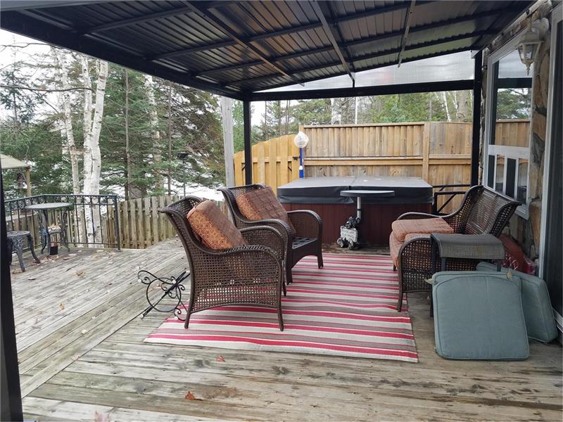 Clean Lake Front Family Cottage/Hot Shawville Cottage Rental GL