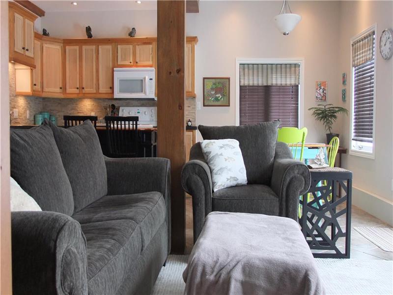 The Little Nuthatch Retreat on Manitoulin Island Cottage Rental GL