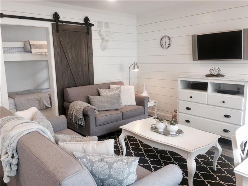 Beach Tree Retreat Wainfleet Cottage Rental DI23557 CottagesInCanada