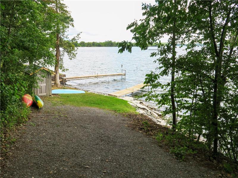 Prince Edward Bay Cottage a Picton Cottage Rental GL23584