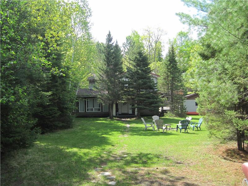 Gingerbread Cottage on Beautiful Bancroft Cottage Rental PL23603