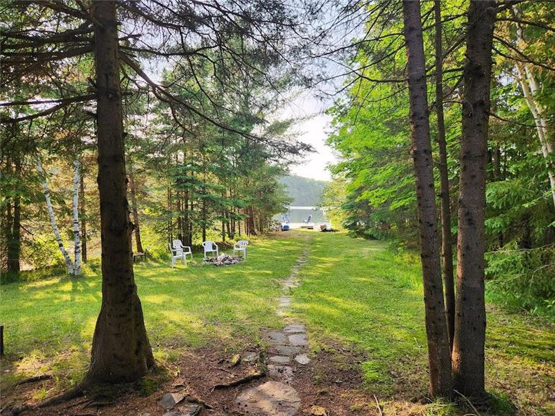 Gingerbread Cottage on Beautiful Bancroft Cottage Rental PL23603