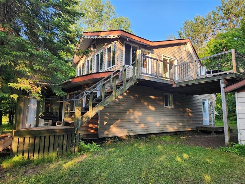 Gingerbread Cottage on Beautiful Bancroft Cottage Rental PL23603