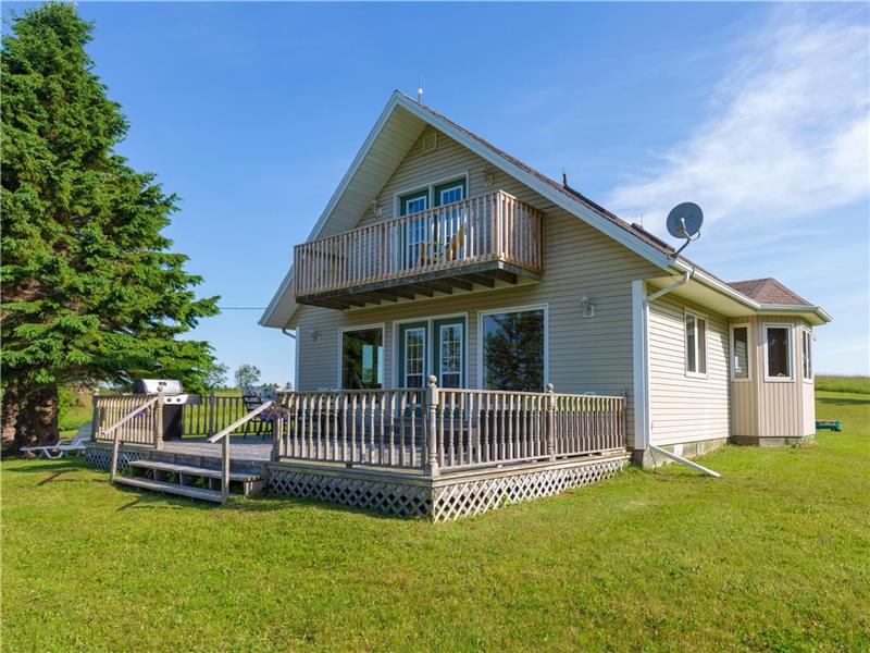 Sandy Days Beach House Waterfront Belle River Cottage Rental PL