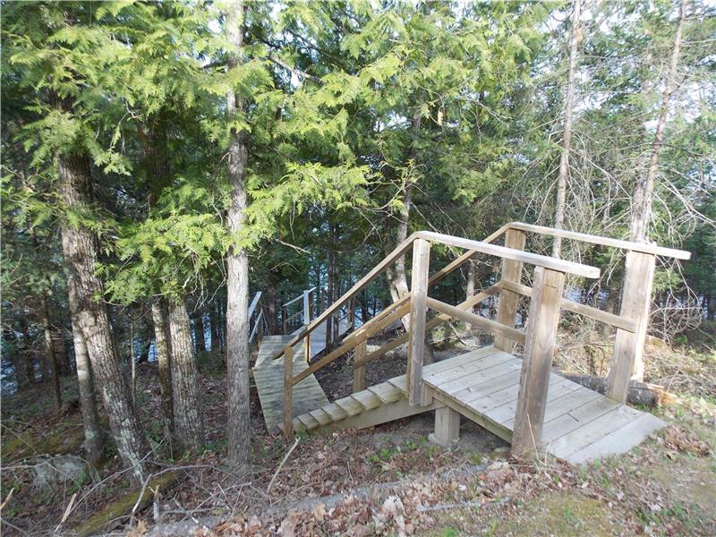 WATERFRONT CHALET Mont St. Marie Gracefield Cottage Rental DI23823