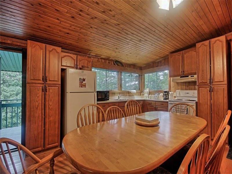 WATERFRONT CHALET Mont St. Marie Gracefield Cottage Rental DI23823