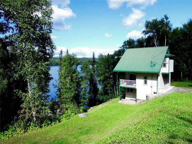 Birch Haven A Luxury Lakefront Horsefly Cottage Rental GL24030 CottagesInCanada