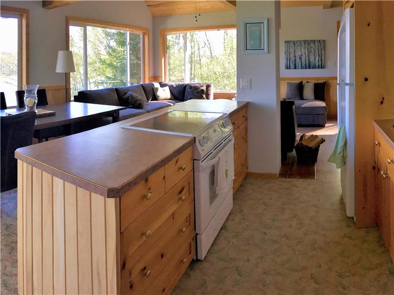 Birch Haven A Luxury Lakefront Horsefly Cottage Rental GL24030 CottagesInCanada