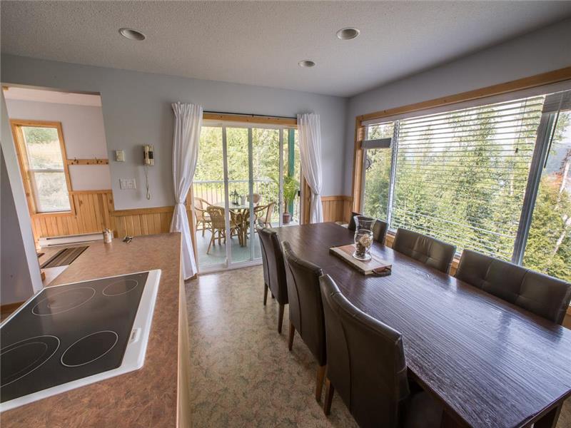 Birch Haven A Luxury Lakefront Horsefly Cottage Rental GL24030 CottagesInCanada