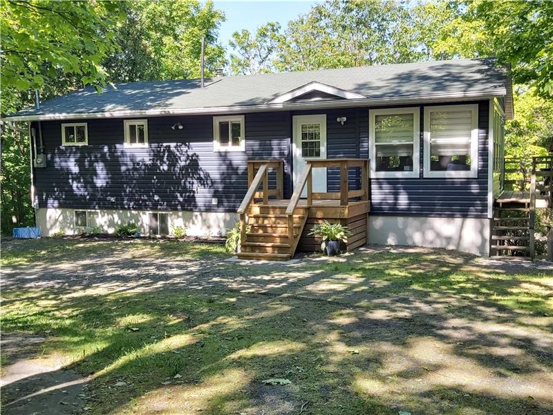 Amazing Waterfront cottage, lots Mckellar Cottage Rental DI24112