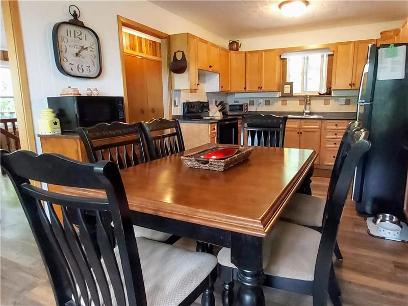 Amazing Waterfront cottage, lots Mckellar Cottage Rental DI24112