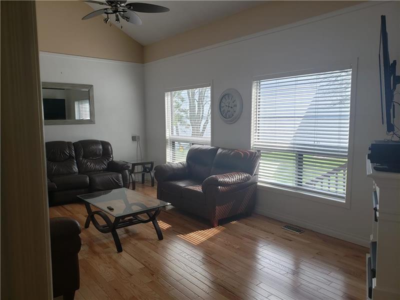 Shoreview Cottage Waterfront Orillia Cottage Rental DI24269