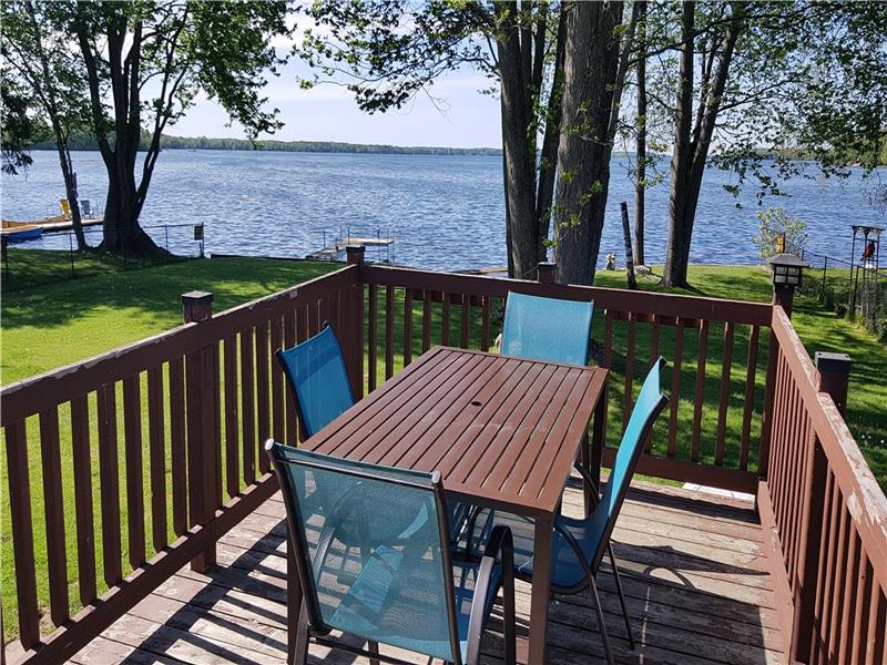Shoreview Cottage Waterfront Orillia Cottage Rental DI24269 CottagesInCanada