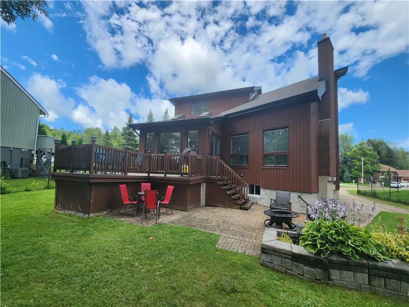 Shoreview Cottage Waterfront Orillia Cottage Rental DI24269 CottagesInCanada