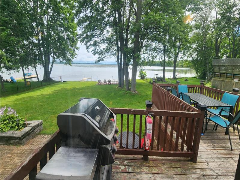 Shoreview Cottage Waterfront Orillia Cottage Rental DI24269 CottagesInCanada