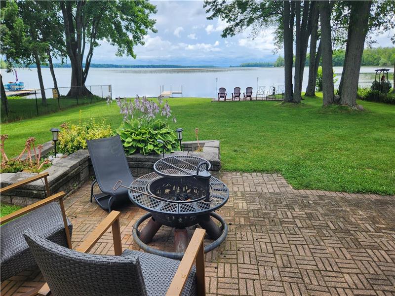 Shoreview Cottage Waterfront Orillia Cottage Rental DI24269 CottagesInCanada