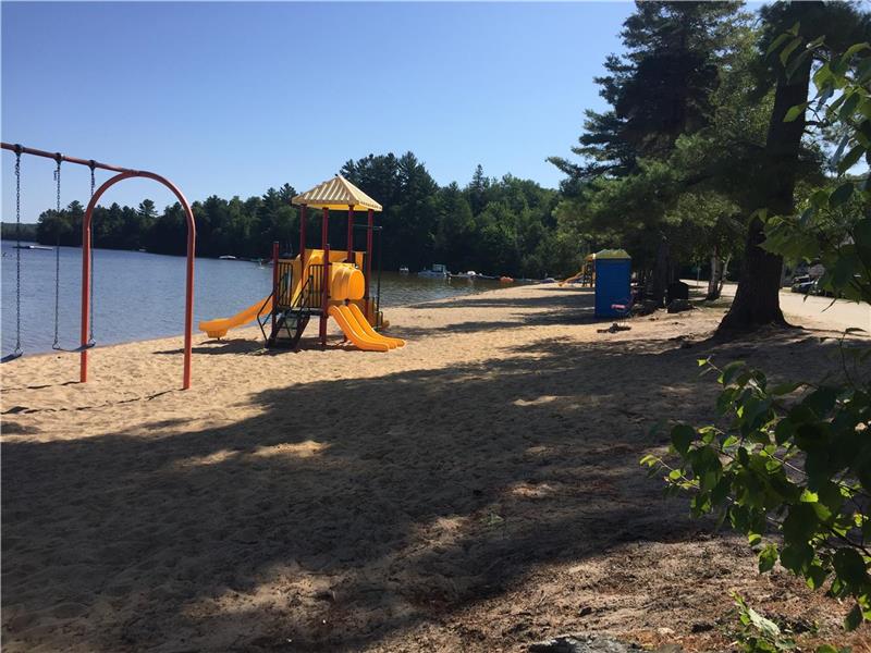 Cottage for Rent, Lake Bernard, Sundridge Cottage Rental DI24295 CottagesInCanada