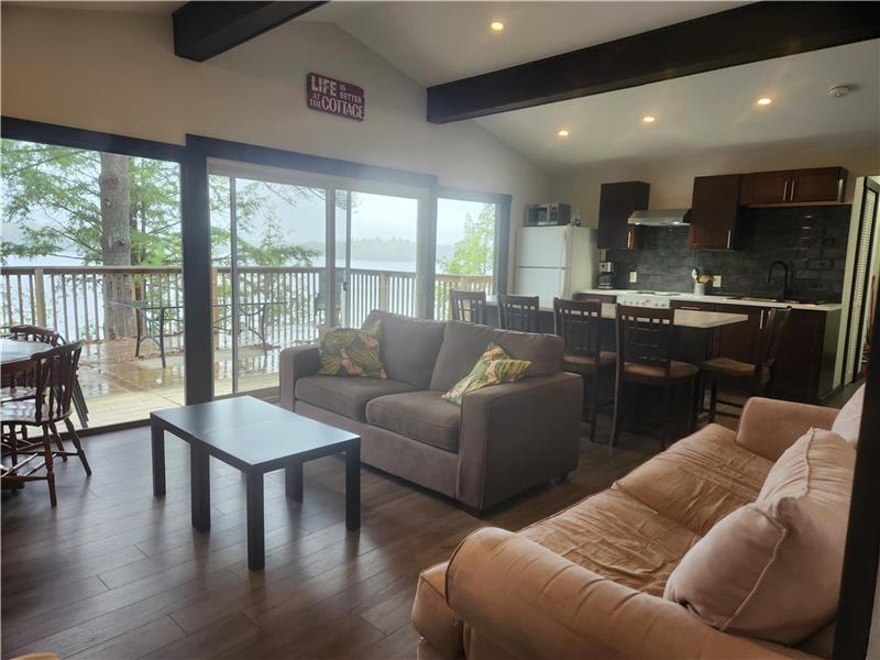 Beautiful Crystal Lake Waterfront Kinmount Cottage Rental PL24337