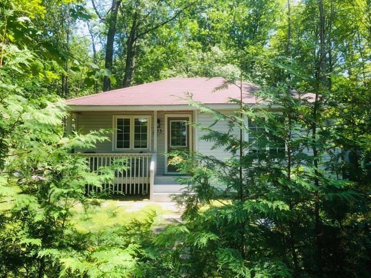 Cozy Beach Cottage Wasaga Beach Cottage Rental GL24404