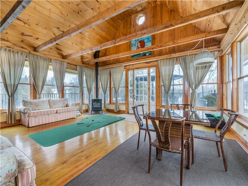 *9 Bedrooms *8,400 sqft Farm House Alliston Cottage Rental DI24457 CottagesInCanada